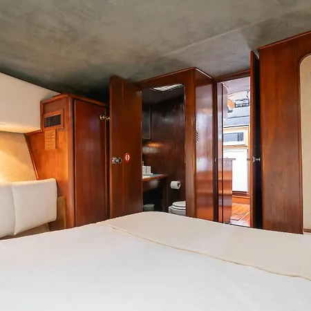 Classic Seadream Yacht Botel