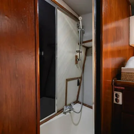 Classic Seadream Yacht Botel *